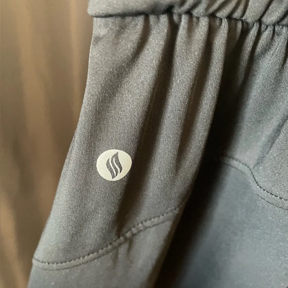 7. Men’s Athletic Pants, Size 28L, EUC